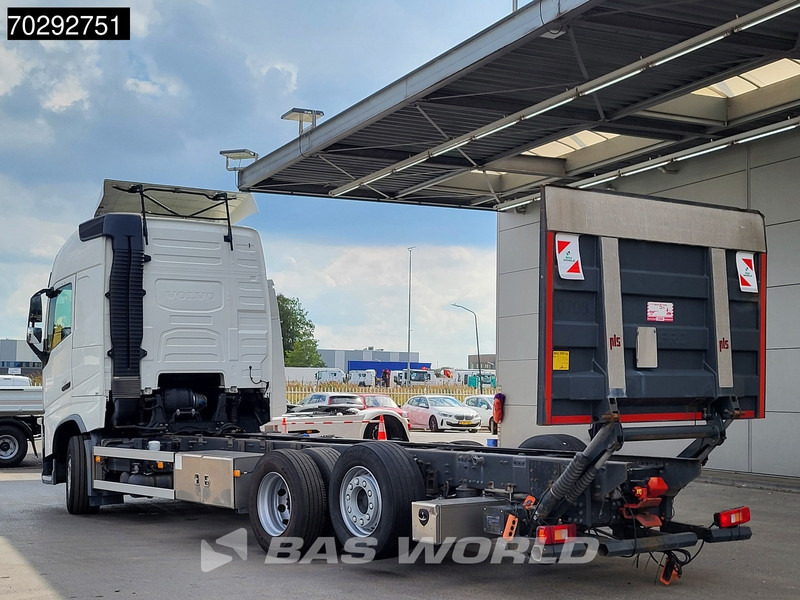 Volvo FH 460 FH 6X2 2000kg Ladebordwand Xenon DynamicSteering Automatic ACC Euro 6 - Truk sasis: gambar 2 Volvo FH 460 FH 6X2 2000kg Ladebordwand Xenon DynamicSteering Automatic ACC Euro 6 - Truk sasis: gambar 2