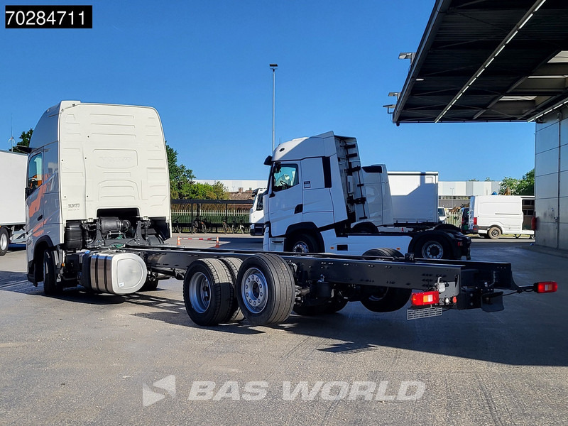 Volvo FH 62 R AERO 6X2 NEW Horsetruck chassis Lift+Lenkachse Dynamic Steering Mirror cam Euro 6 - Truk sasis: gambar 2 Volvo FH 62 R AERO 6X2 NEW Horsetruck chassis Lift+Lenkachse Dynamic Steering Mirror cam Euro 6 - Truk sasis: gambar 2
