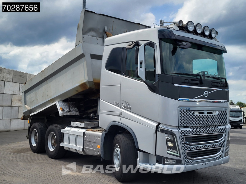 Volvo FH16 650 FH16 6X4 12m3 tipper Big-Axle Automatic Xenon Euro 6 - Truk jungkit: gambar 3 Volvo FH16 650 FH16 6X4 12m3 tipper Big-Axle Automatic Xenon Euro 6 - Truk jungkit: gambar 3