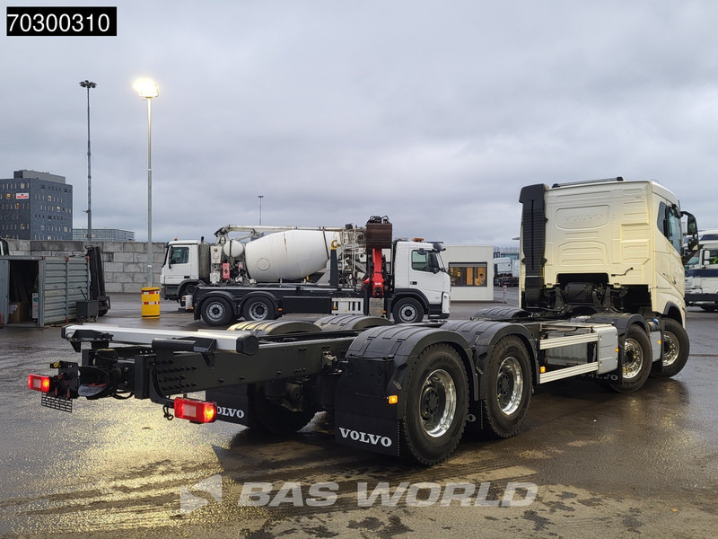 Volvo FH16 750 FH 8X4 NEW 8x4 chassis! Air suspension Big-Axle Automatic VEB+ Euro 6 - Truk sasis: gambar 5 Volvo FH16 750 FH 8X4 NEW 8x4 chassis! Air suspension Big-Axle Automatic VEB+ Euro 6 - Truk sasis: gambar 5