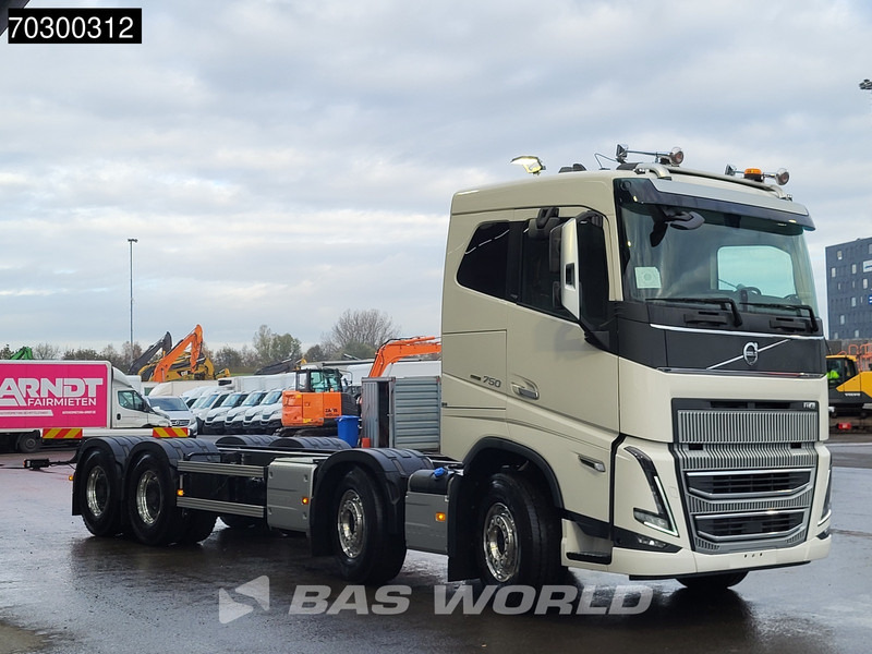 Volvo FH16 750 FH16 8X4 NEW 8x4 chassis! Air suspension Big-Axle Automatic VEB+ Euro 6 - Truk sasis: gambar 3 Volvo FH16 750 FH16 8X4 NEW 8x4 chassis! Air suspension Big-Axle Automatic VEB+ Euro 6 - Truk sasis: gambar 3