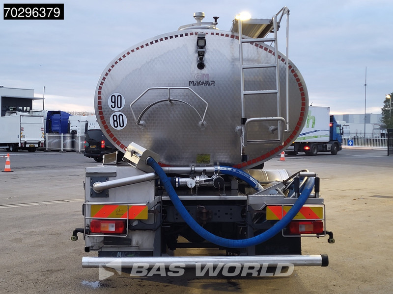 Volvo FM 330 4X2 11.500ltr Silo 2 compartments Stainless steel Automatic Xenon Navi Euro 5 - Truk tangki: gambar 3 Volvo FM 330 4X2 11.500ltr Silo 2 compartments Stainless steel Automatic Xenon Navi Euro 5 - Truk tangki: gambar 3