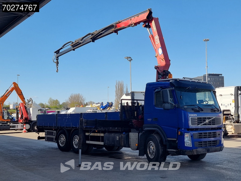 Volvo FM 330 6X2 HMF 1820 K3 Kran Crane Lift+Steering Axle Xenon Euro 5 - Truk flatbed, Truk derek: gambar 3 Volvo FM 330 6X2 HMF 1820 K3 Kran Crane Lift+Steering Axle Xenon Euro 5 - Truk flatbed, Truk derek: gambar 3