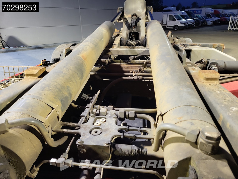 Volvo FM 370 6X2 21t Hooklift Lift Axle Automatic Euro 5 - Hook lift: gambar 5 Volvo FM 370 6X2 21t Hooklift Lift Axle Automatic Euro 5 - Hook lift: gambar 5