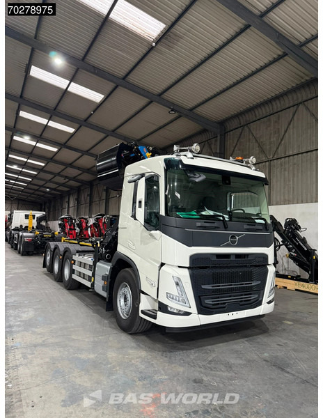 Volvo FM 460 8X4 NEW! Palfinger Q200Z95TR HPLS Crane + HT 24 TEC Hooklift ACC LED - Hook lift, Truk derek: gambar 2 Volvo FM 460 8X4 NEW! Palfinger Q200Z95TR HPLS Crane + HT 24 TEC Hooklift ACC LED - Hook lift, Truk derek: gambar 2