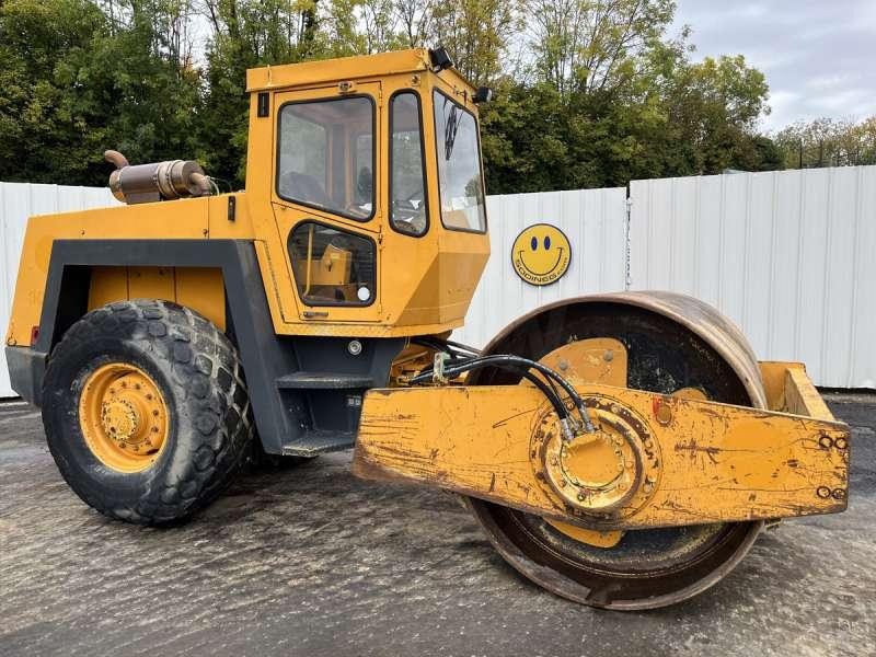 Bomag Compacteur Mixte / Bille et pneus BW213D - Roller kombinasi: gambar 1 Bomag Compacteur Mixte / Bille et pneus BW213D - Roller kombinasi: gambar 1