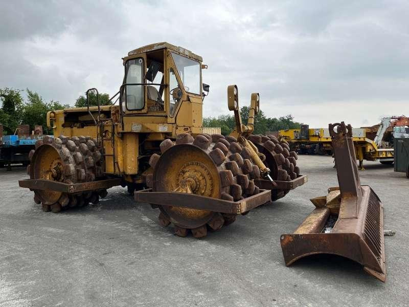 Caterpillar 825 + porte engins - Pemadat: gambar 2 Caterpillar 825 + porte engins - Pemadat: gambar 2