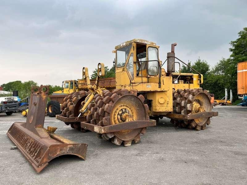 Caterpillar 825 + porte engins - Pemadat: gambar 1 Caterpillar 825 + porte engins - Pemadat: gambar 1