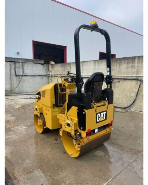 Caterpillar CB1.7 - Roller jalan: gambar 3 Caterpillar CB1.7 - Roller jalan: gambar 3