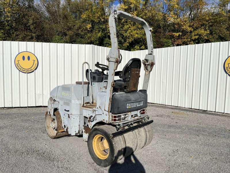 Caterpillar CB225E - Roller jalan: gambar 4 Caterpillar CB225E - Roller jalan: gambar 4