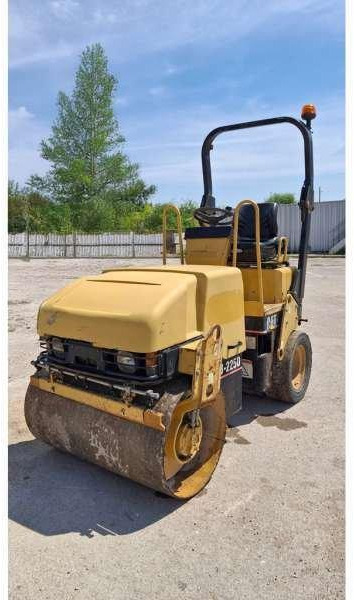Caterpillar Compacteur Mixte / Bille et pneus CB225D - Roller kombinasi: gambar 2 Caterpillar Compacteur Mixte / Bille et pneus CB225D - Roller kombinasi: gambar 2
