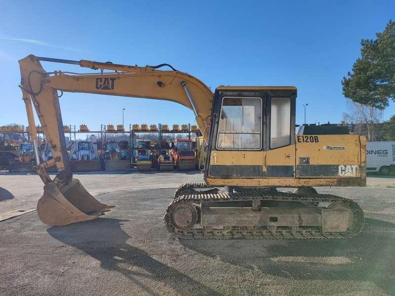 Caterpillar E120B - Ekskavator perayap: gambar 4 Caterpillar E120B - Ekskavator perayap: gambar 4