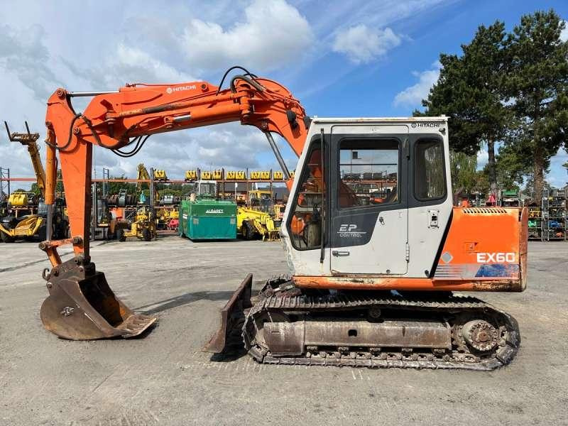 Hitachi EX60 - Ekskavator perayap: gambar 4 Hitachi EX60 - Ekskavator perayap: gambar 4