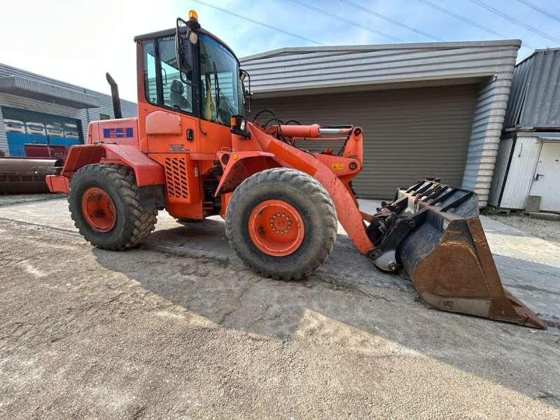 Hitachi W130A - Wheel loader: gambar 2 Hitachi W130A - Wheel loader: gambar 2