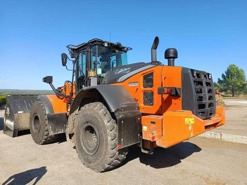 Hitachi ZW220-7 - Wheel loader: gambar 3 Hitachi ZW220-7 - Wheel loader: gambar 3