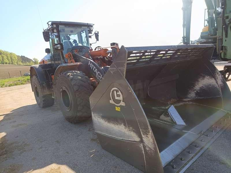 Hitachi ZW220-7 - Wheel loader: gambar 2 Hitachi ZW220-7 - Wheel loader: gambar 2