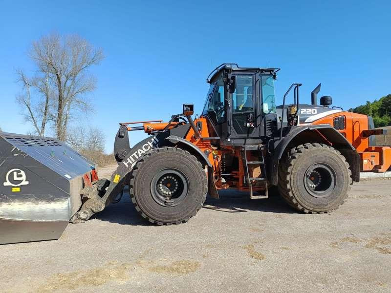 Hitachi ZW220-7 - Wheel loader: gambar 1 Hitachi ZW220-7 - Wheel loader: gambar 1