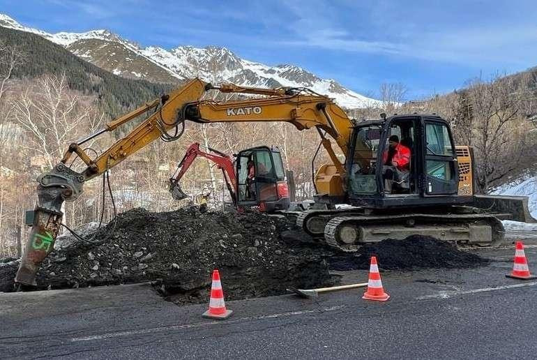 Kato HD514MR - Ekskavator perayap: gambar 4 Kato HD514MR - Ekskavator perayap: gambar 4