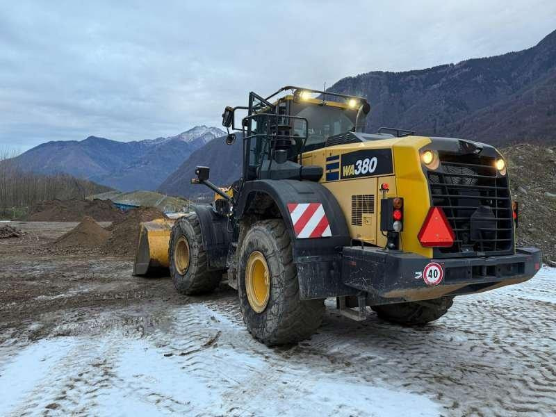 Komatsu WA380-8 - Wheel loader: gambar 4 Komatsu WA380-8 - Wheel loader: gambar 4