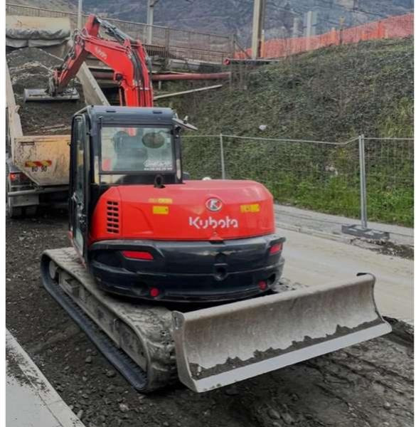 Kubota KX080-4A - Ekskavator perayap: gambar 3 Kubota KX080-4A - Ekskavator perayap: gambar 3