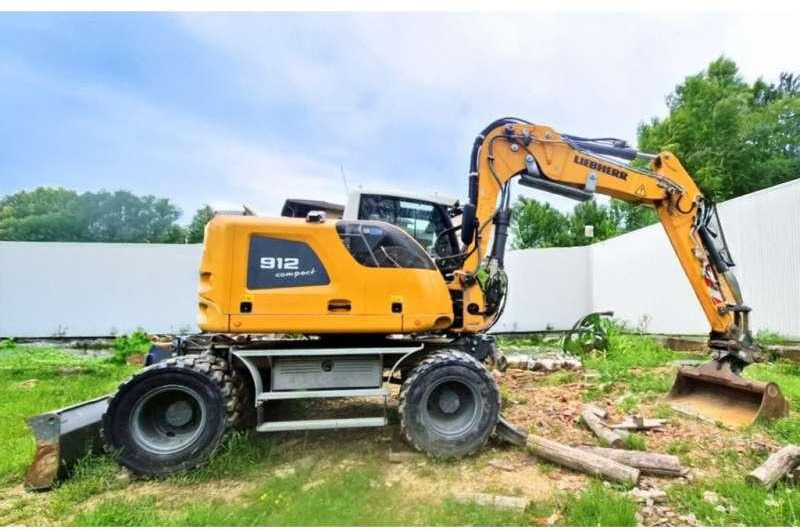 Liebherr A912 COMPACT - Ekskavator roda: gambar 2 Liebherr A912 COMPACT - Ekskavator roda: gambar 2