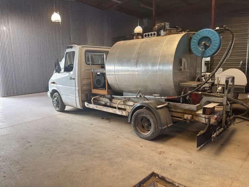 Mercedes 410 A EMULSION + TREMI GRAVILLON - Aspal sprayer: gambar 2 Mercedes 410 A EMULSION + TREMI GRAVILLON - Aspal sprayer: gambar 2
