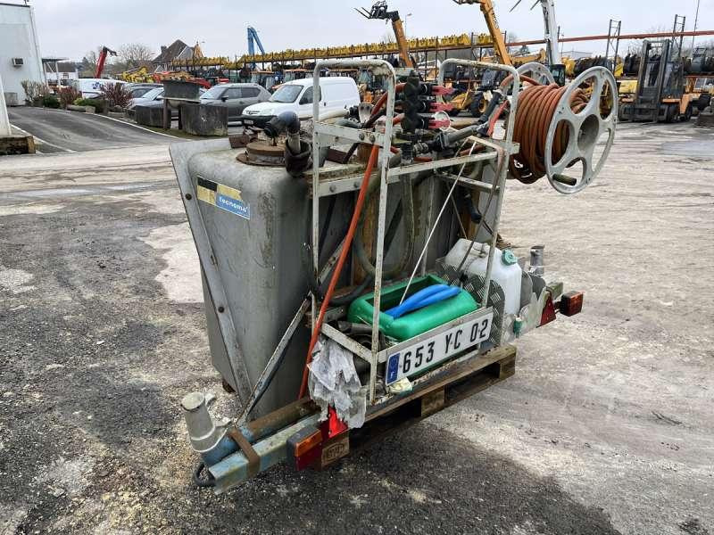 Tecnoma CUVE DE TRAITEMENT PHYTO - Penyemprot traktor: gambar 4 Tecnoma CUVE DE TRAITEMENT PHYTO - Penyemprot traktor: gambar 4