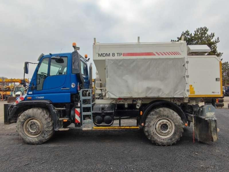 Unimog UNIMOG U500 - Peralatan pemupukan: gambar 4 Unimog UNIMOG U500 - Peralatan pemupukan: gambar 4