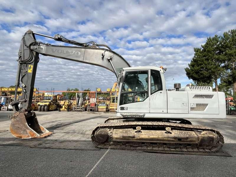 Volvo EC220DL - Ekskavator perayap: gambar 4 Volvo EC220DL - Ekskavator perayap: gambar 4