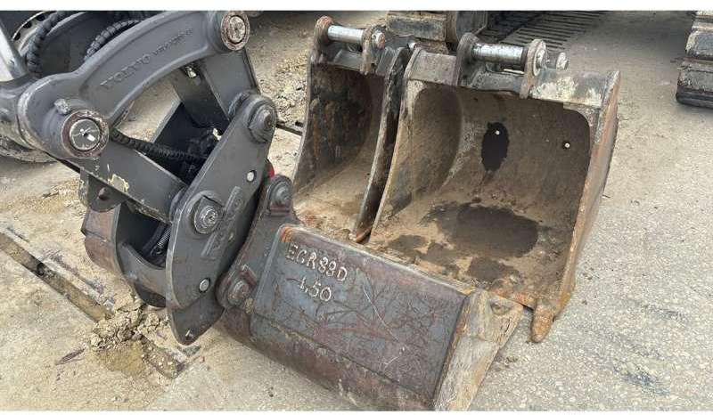Ekskavator perayap Volvo ECR88D: gambar 11