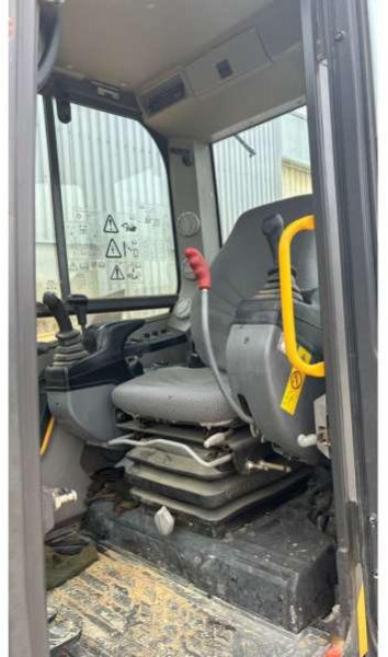 Ekskavator perayap Volvo ECR88D: gambar 13