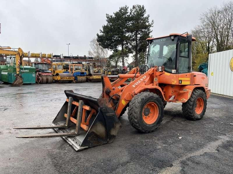 Volvo L30G - Wheel loader: gambar 3 Volvo L30G - Wheel loader: gambar 3