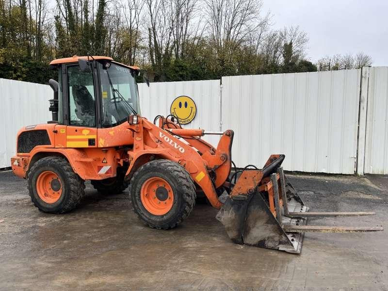 Volvo L30G - Wheel loader: gambar 1 Volvo L30G - Wheel loader: gambar 1