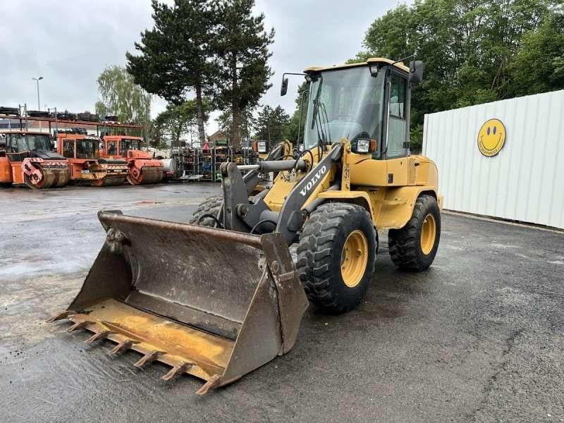 Volvo L30G - Wheel loader: gambar 2 Volvo L30G - Wheel loader: gambar 2