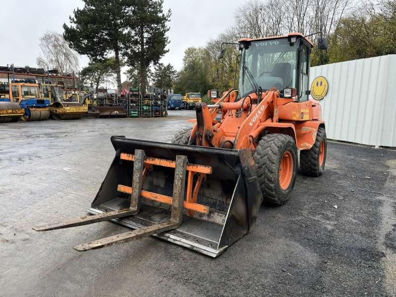 Volvo L30G - Wheel loader: gambar 2 Volvo L30G - Wheel loader: gambar 2