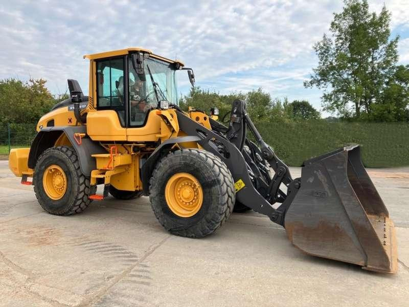 Volvo L90H - Wheel loader: gambar 1 Volvo L90H - Wheel loader: gambar 1