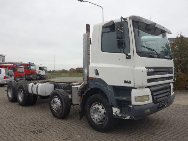 DAF CF 85.430 8X4 EURO3 - Truk sasis: gambar 1 DAF CF 85.430 8X4 EURO3 - Truk sasis: gambar 1