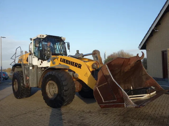 Liebherr L576X POWER,SNELWISSEL SYSTEEM,AIRCO - Wheel loader: gambar 3 Liebherr L576X POWER,SNELWISSEL SYSTEEM,AIRCO - Wheel loader: gambar 3