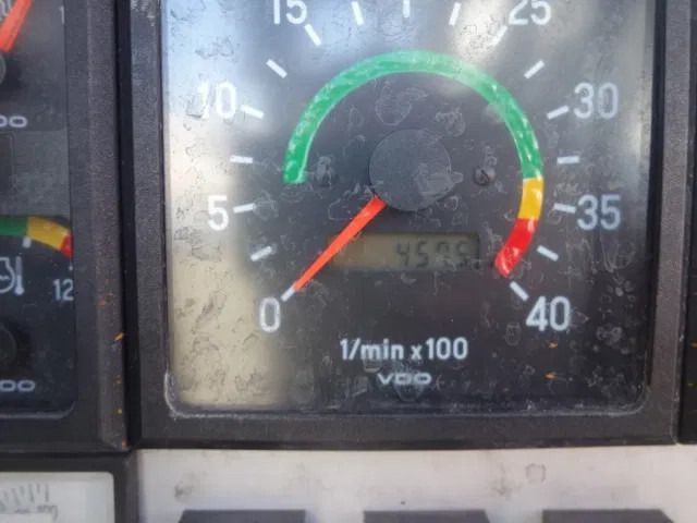 MAN 15 224-with winch 2500liter tank manual gearbox ,ziegler pomp - Truk pemadam kebakaran: gambar 5 MAN 15 224-with winch 2500liter tank manual gearbox ,ziegler pomp - Truk pemadam kebakaran: gambar 5