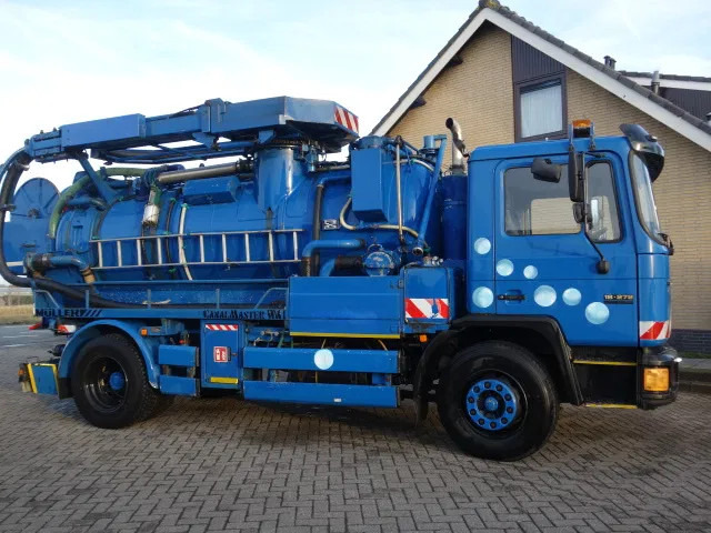 MAN 18-272 MANUAL POMP 6 CIL VACUUM TOILET TRUCK,192000KM - Truk vakum: gambar 1 MAN 18-272 MANUAL POMP 6 CIL VACUUM TOILET TRUCK,192000KM - Truk vakum: gambar 1