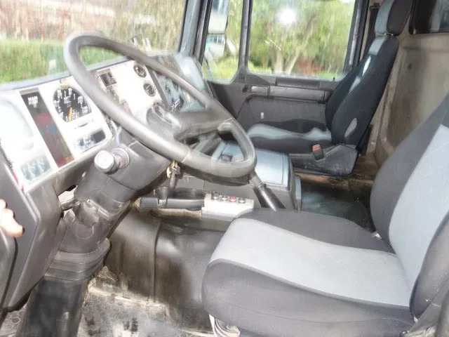 MAN 32-364 CHASSIS 8X4 STEELSPRINGS - Truk sasis: gambar 5 MAN 32-364 CHASSIS 8X4 STEELSPRINGS - Truk sasis: gambar 5