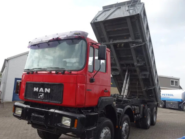 MAN 35-403 meiller kipper 8x6 - Truk jungkit: gambar 2 MAN 35-403 meiller kipper 8x6 - Truk jungkit: gambar 2