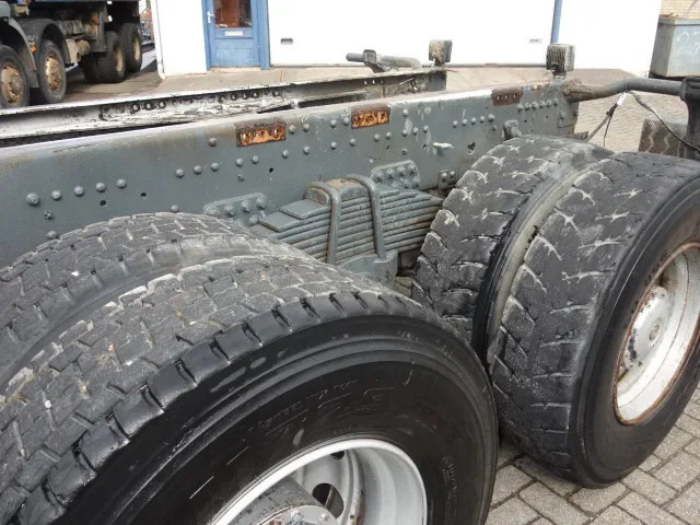 MAN 41-414 manuial pomp 8x4 - Truk sasis: gambar 4 MAN 41-414 manuial pomp 8x4 - Truk sasis: gambar 4