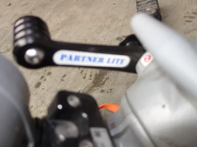 Mercedes-Benz 1325 WATER CANON - Truk pemadam kebakaran: gambar 2 Mercedes-Benz 1325 WATER CANON - Truk pemadam kebakaran: gambar 2