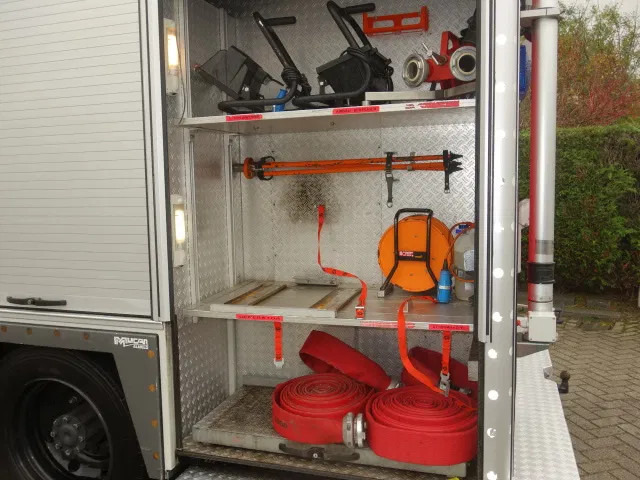 Mercedes-Benz 1325 godiva pump bomberos - Truk pemadam kebakaran: gambar 3 Mercedes-Benz 1325 godiva pump bomberos - Truk pemadam kebakaran: gambar 3