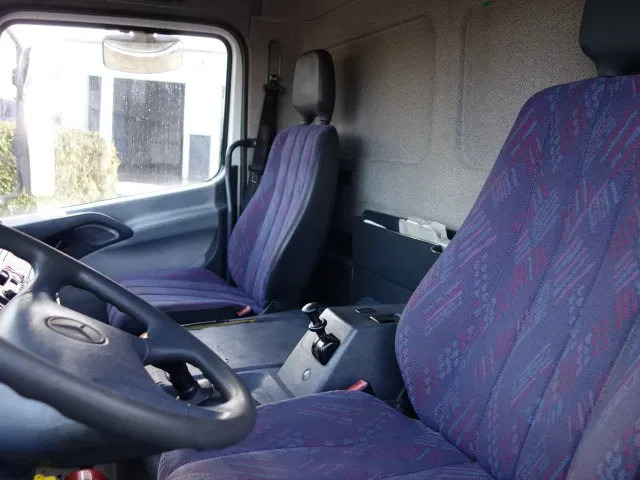 Mercedes-Benz ATEGO 1215 STEEL SPRINGS MANUAL GEARBOX - Truk box: gambar 5 Mercedes-Benz ATEGO 1215 STEEL SPRINGS MANUAL GEARBOX - Truk box: gambar 5