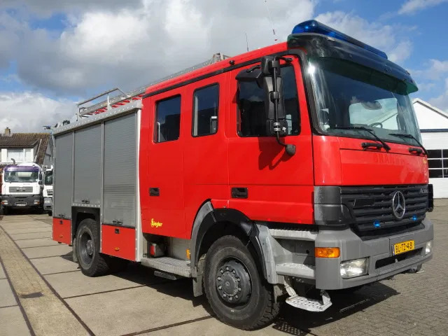 Mercedes-Benz Actros 1831 4X4 ZIEGLER BOMBEROS POMP,2500 L TANK - Truk pemadam kebakaran: gambar 2 Mercedes-Benz Actros 1831 4X4 ZIEGLER BOMBEROS POMP,2500 L TANK - Truk pemadam kebakaran: gambar 2