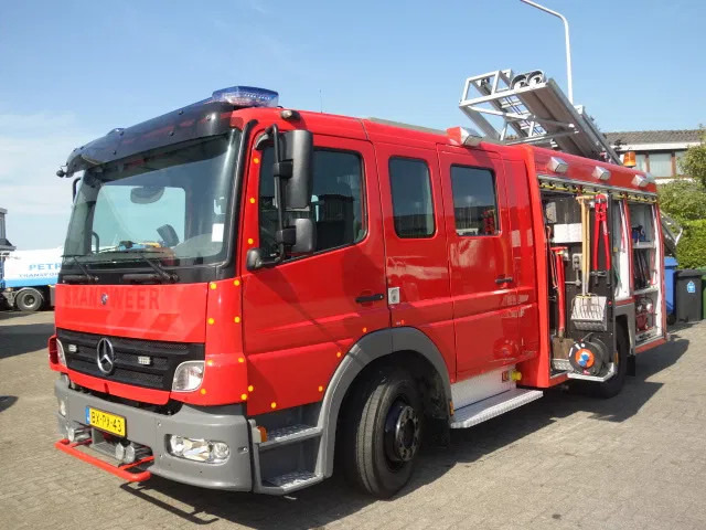 Mercedes-Benz Atego 1326 FIRE TRUCK - Truk pemadam kebakaran: gambar 3 Mercedes-Benz Atego 1326 FIRE TRUCK - Truk pemadam kebakaran: gambar 3