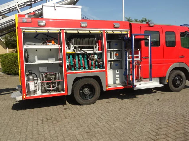 Mercedes-Benz Atego 1326 FIRE TRUCK - Truk pemadam kebakaran: gambar 2 Mercedes-Benz Atego 1326 FIRE TRUCK - Truk pemadam kebakaran: gambar 2