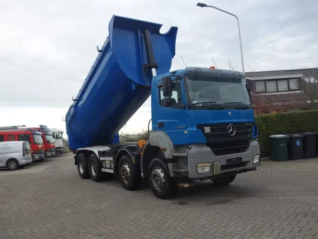 Mercedes-Benz Axor 3243 8X4 - Truk jungkit: gambar 1 Mercedes-Benz Axor 3243 8X4 - Truk jungkit: gambar 1
